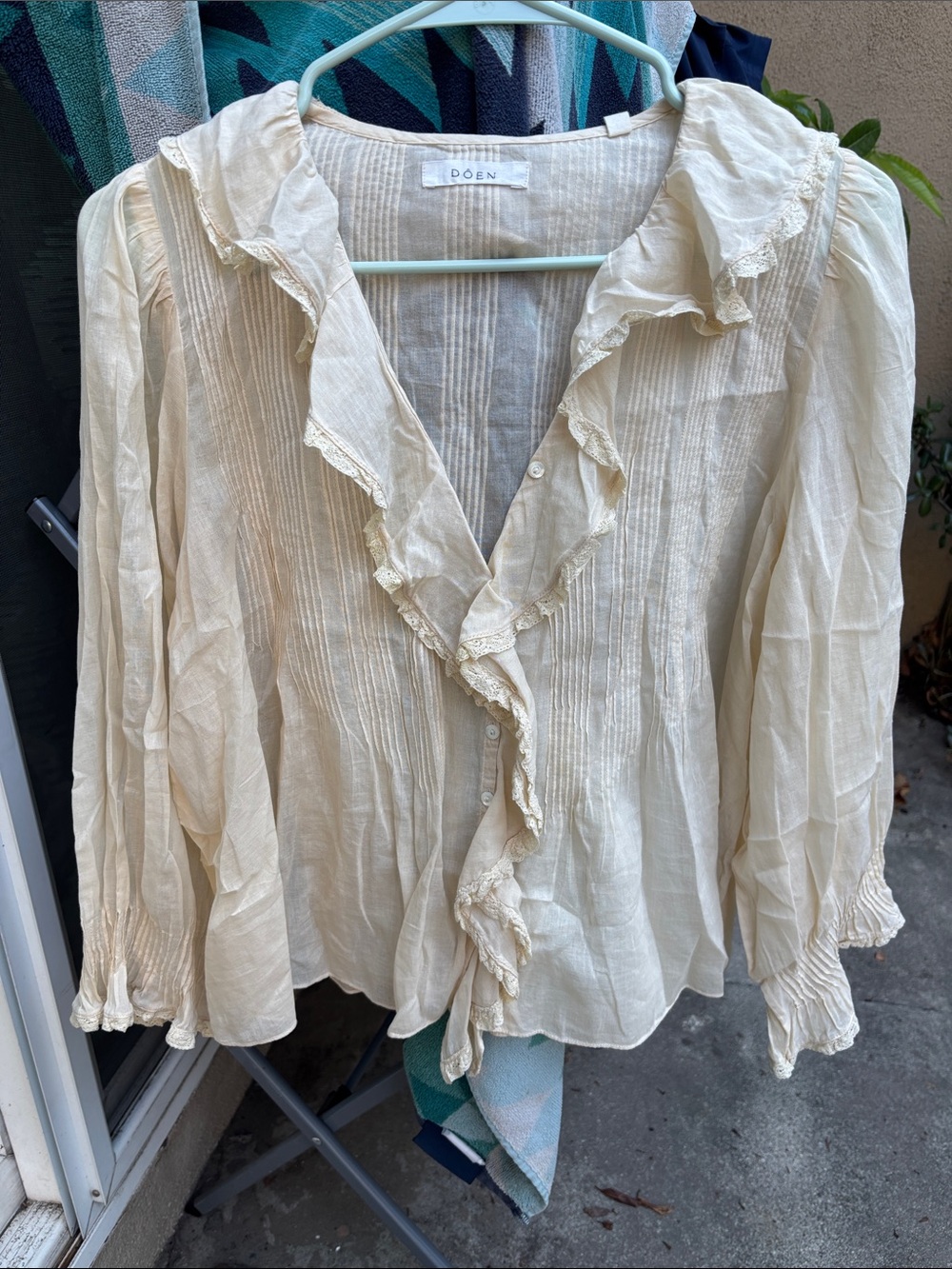 Doen Pintucked Ruffled Top - Picture 4 of 16